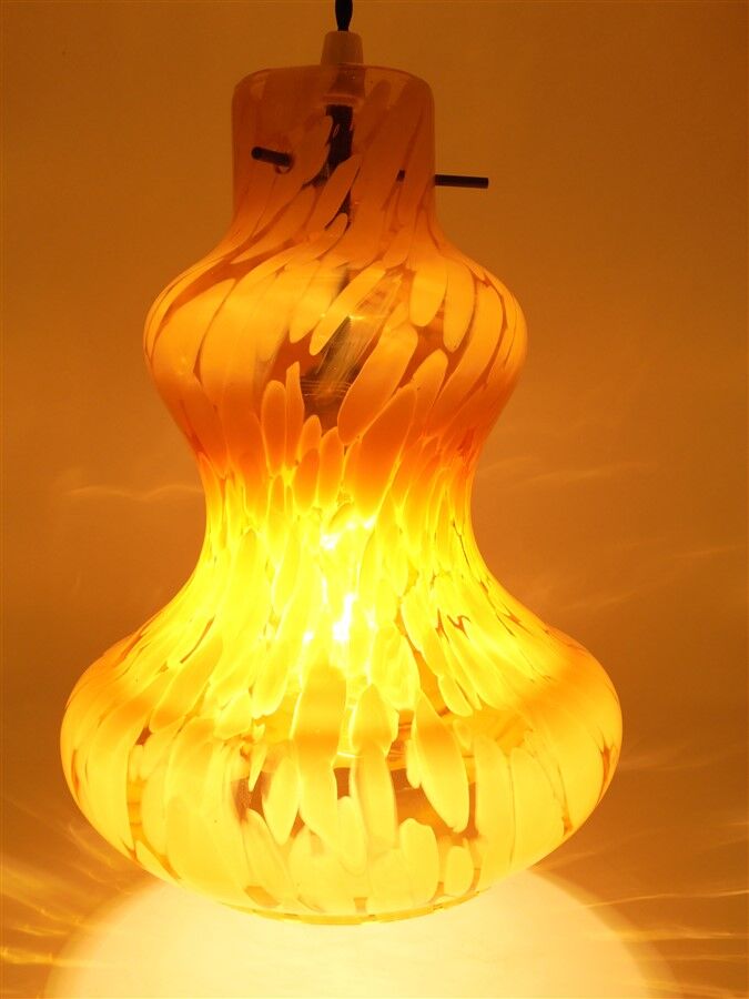 Amber vintage suspension