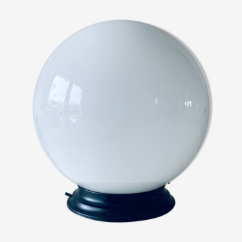 Lampe sphérique en opaline