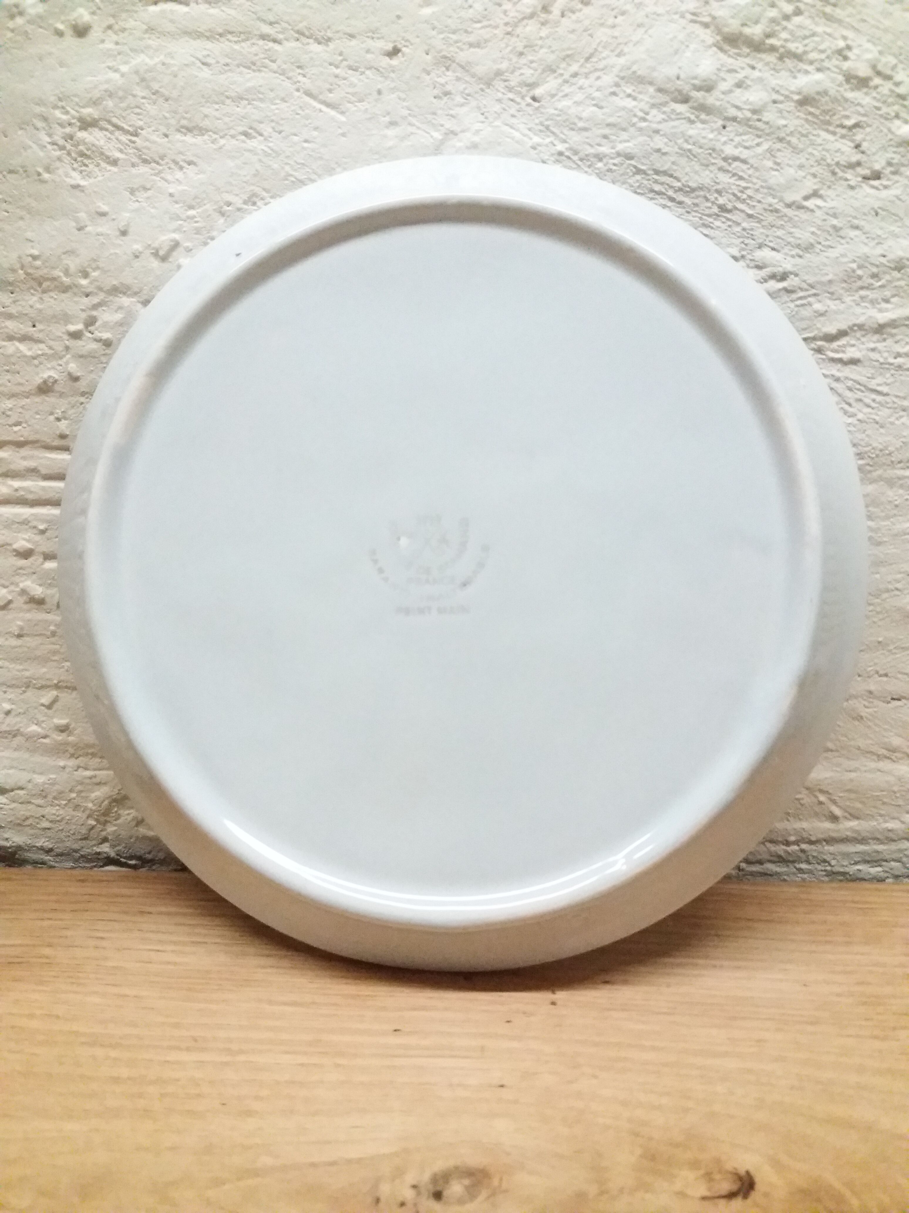 Set of 8 St Amand oyster plates