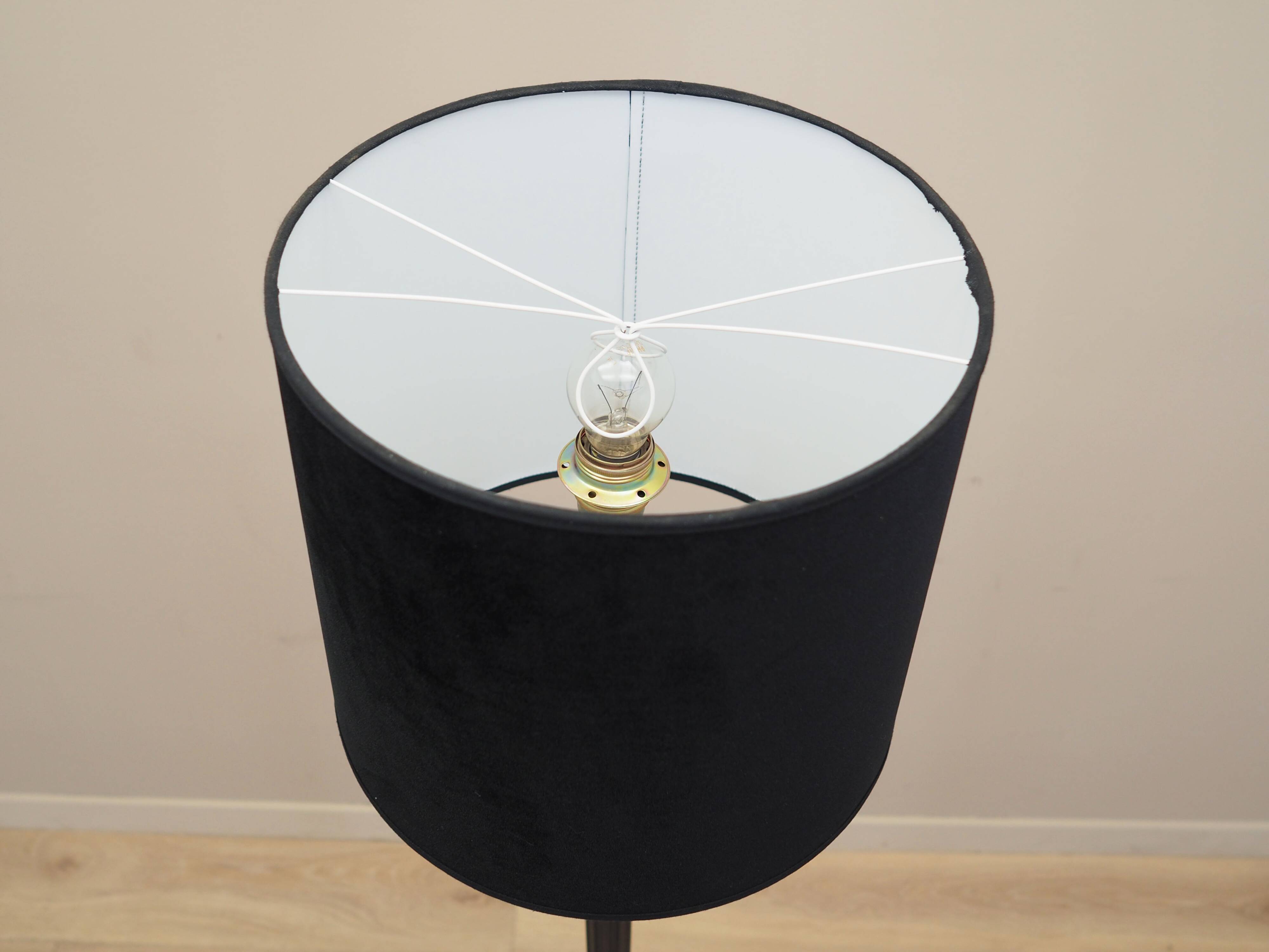Lampadaire, design danois, années 1970, production : Danemark