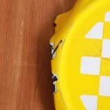 Enamelled metal underside