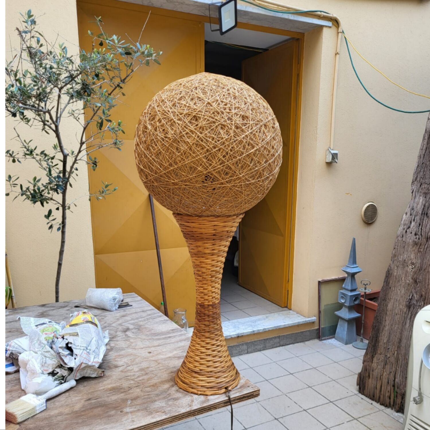 Large lamp made of rattan and rope