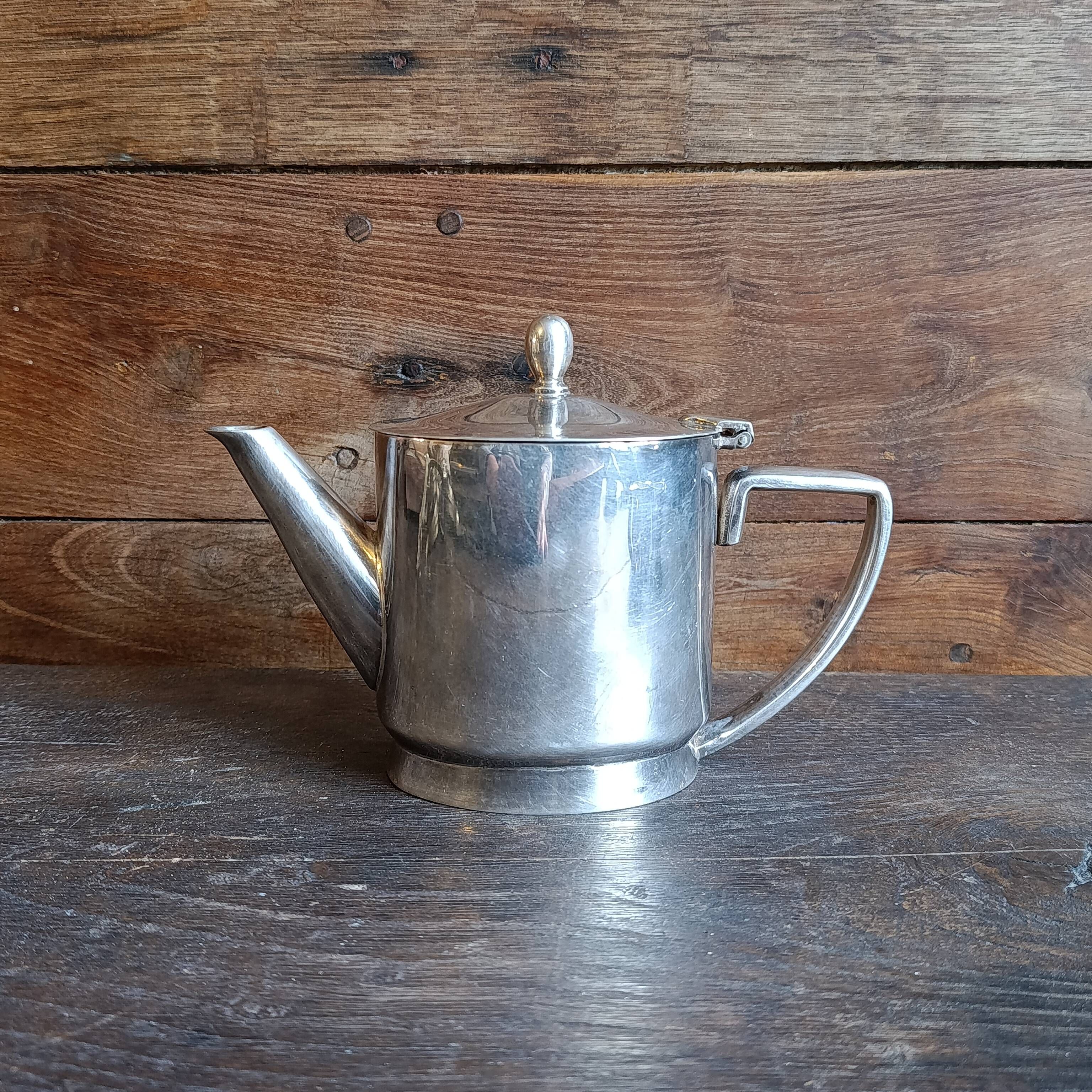 Vintage Art Deco Tea Set – Geometric Teapot and Two Matching Cups