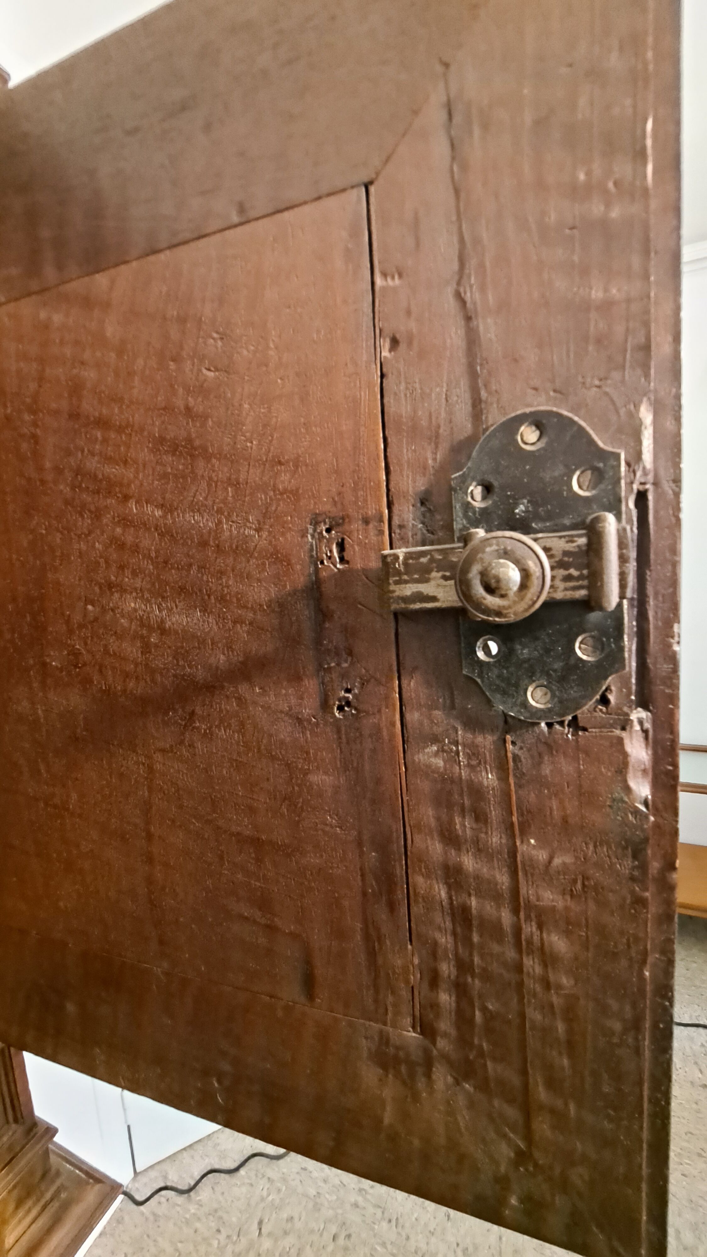 Double-body sideboard