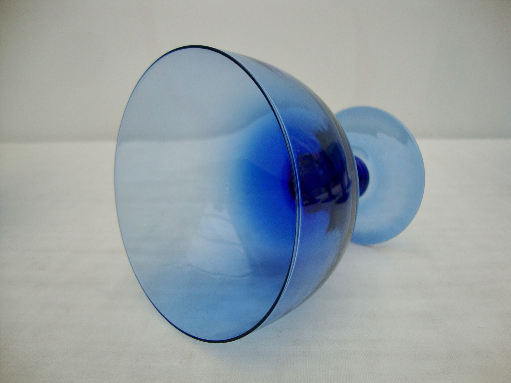 Set of 6 dessert cups in blown glass
