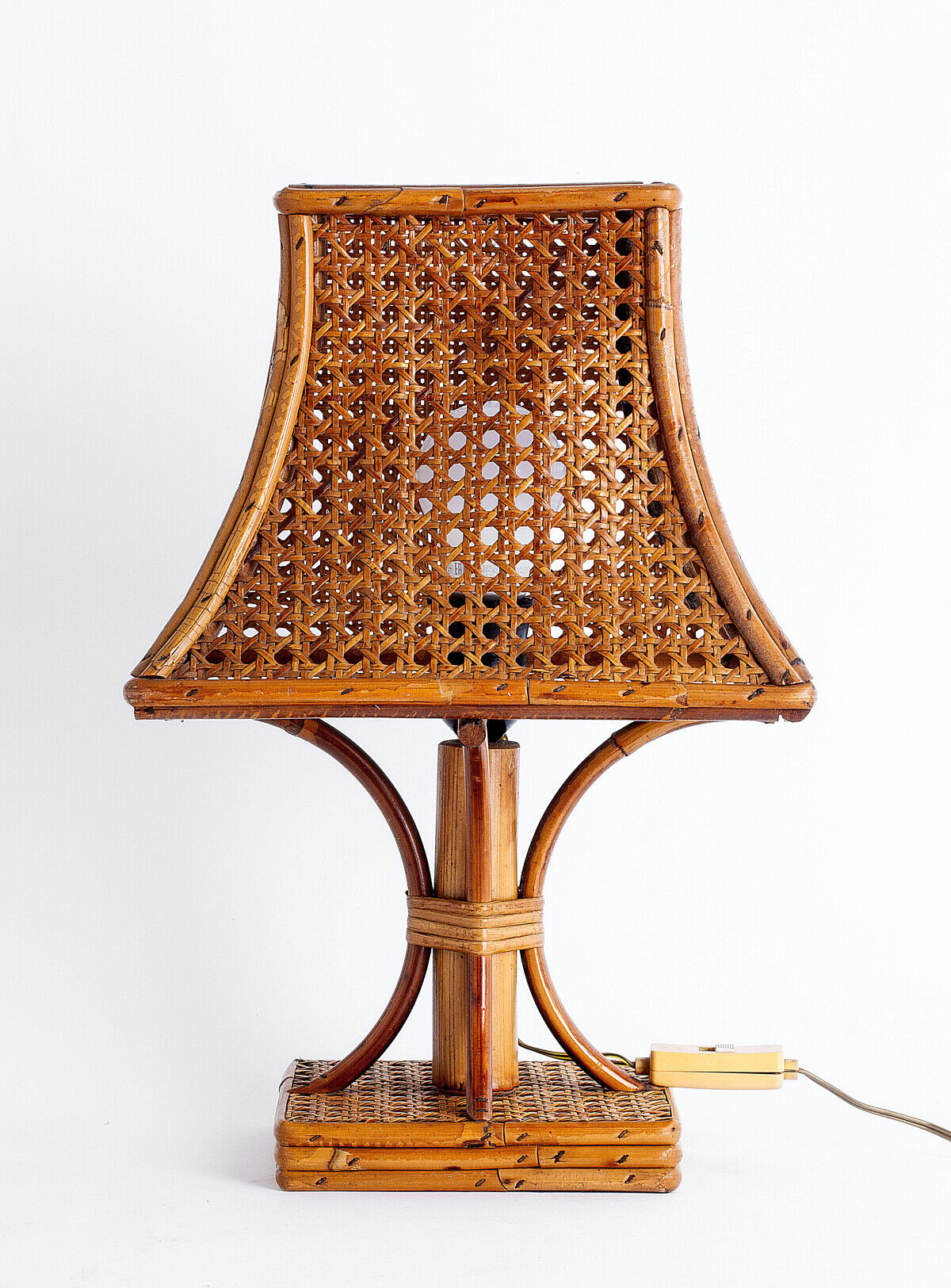 Pagoda lamp