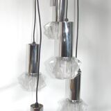 Chandelier cascade, 70
