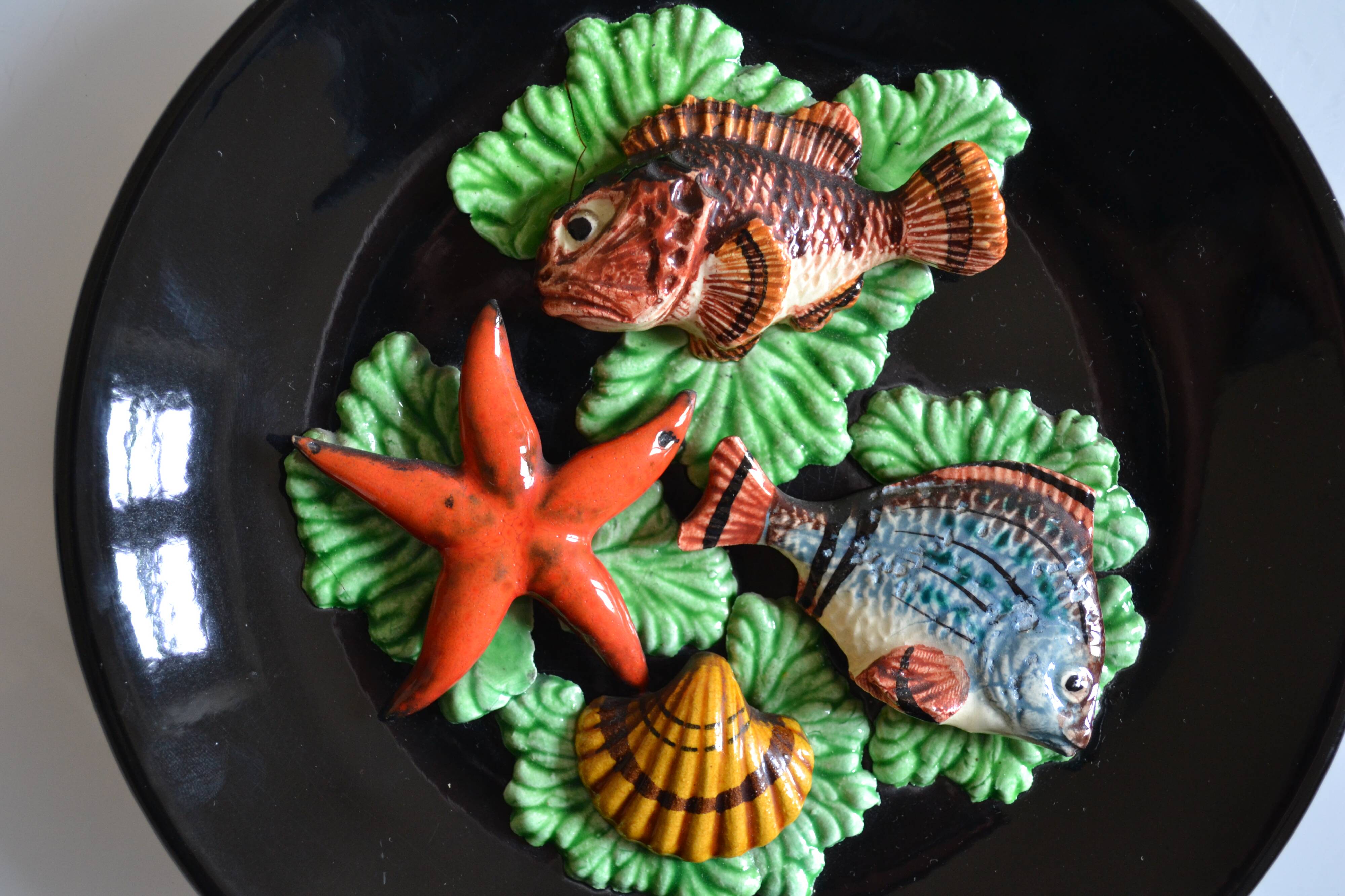 Assiette decor poissons vallauris annees 60