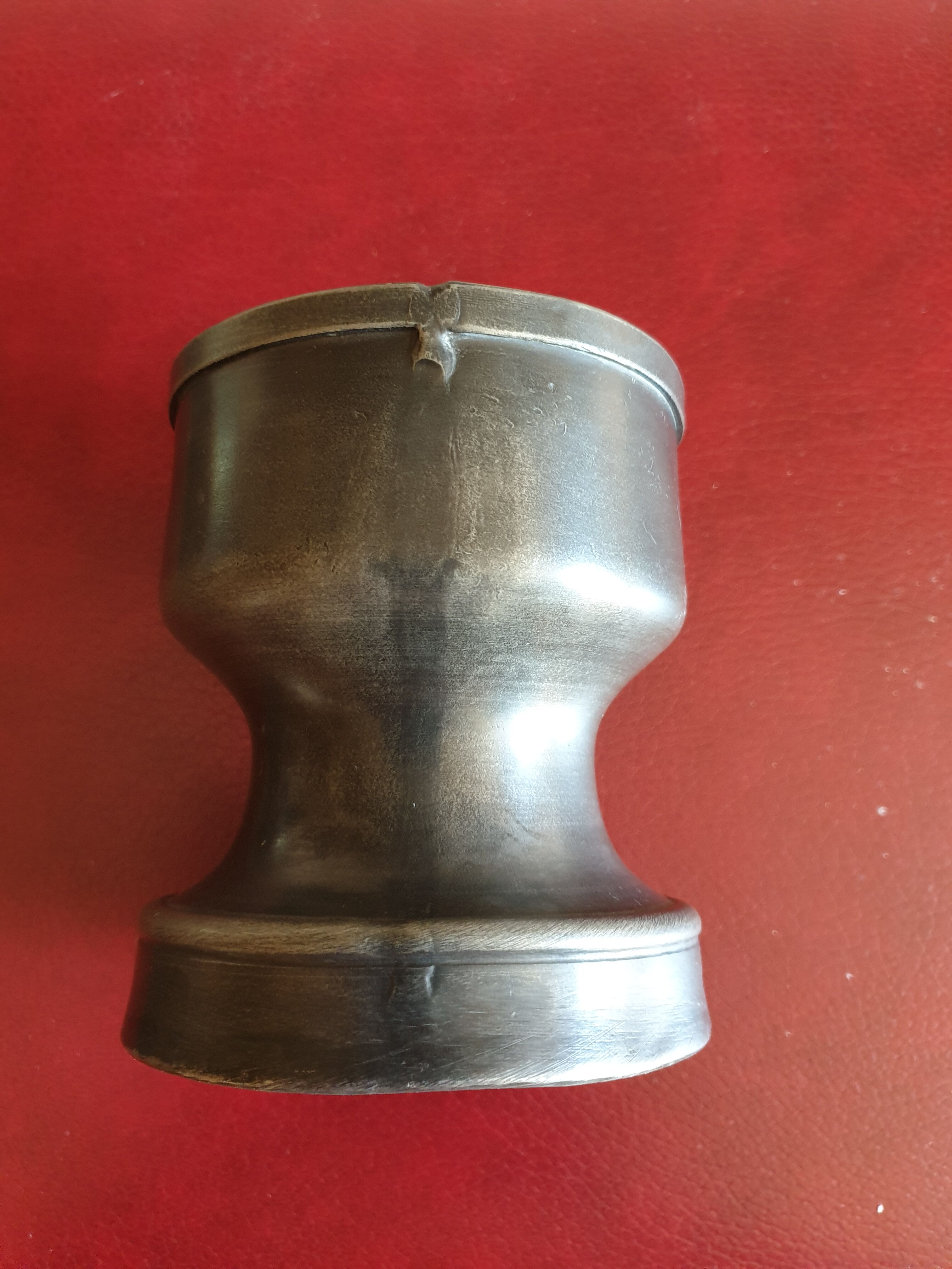 Tin candle holder for large candle