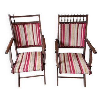 Set of 2 folding wooden chairs