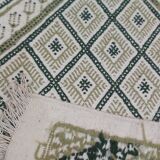 Tapis blanc et vert ethnique  75x135cm