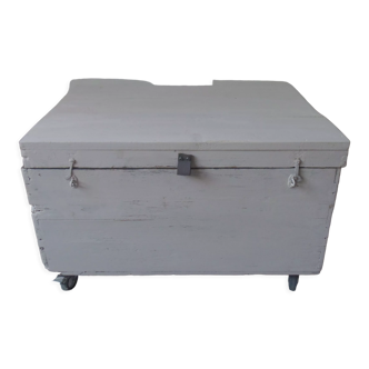 Trunk, vintage chest on wheels patinated pearl gray, mouse gray interior.