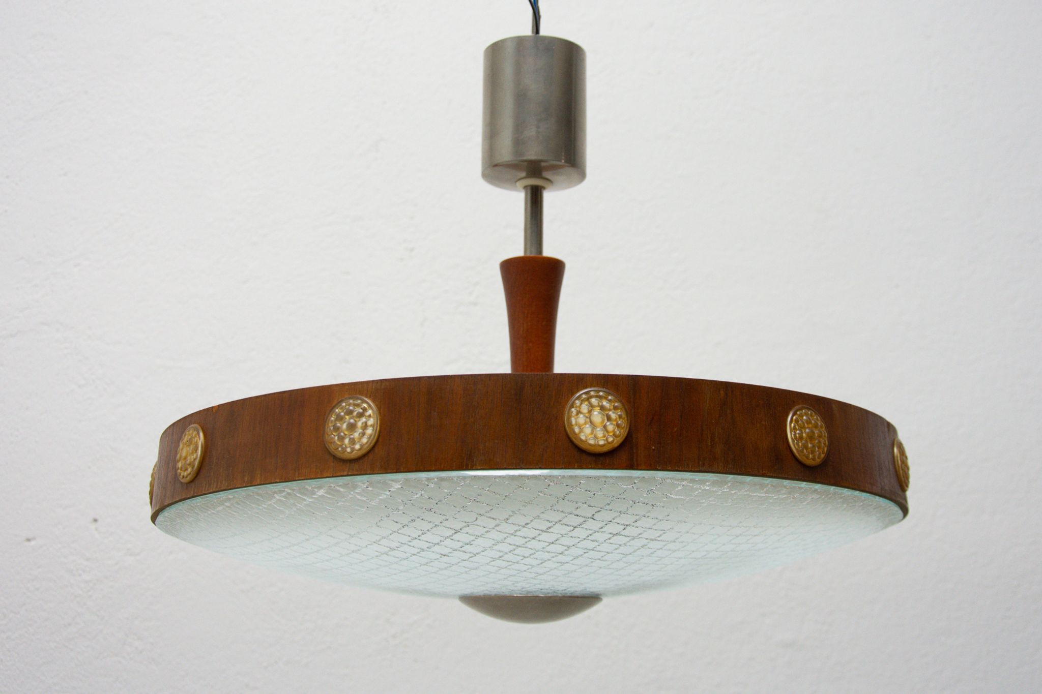 Suspension moderniste du milieu du siècle, Tchécoslovaquie, années 1960