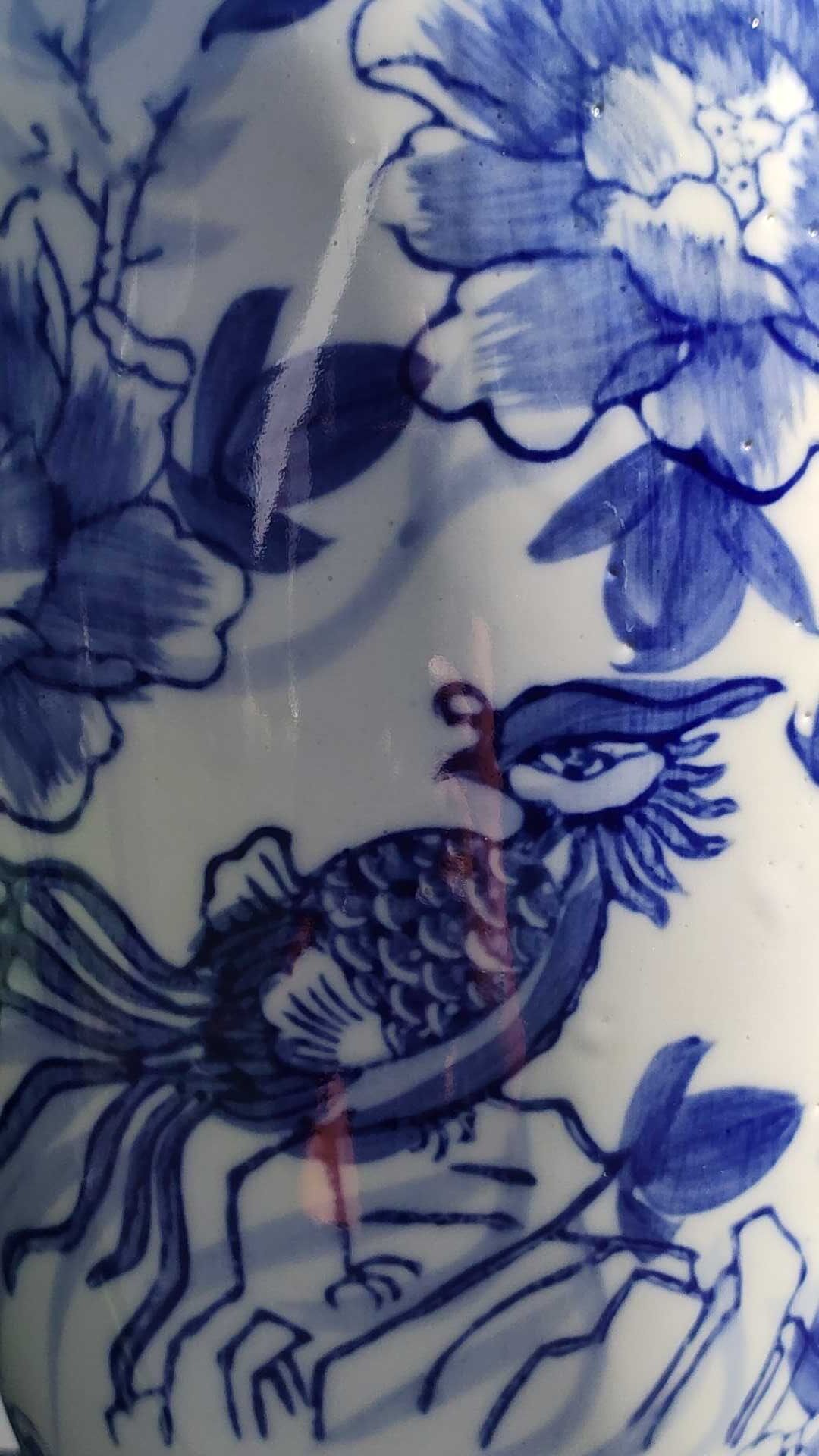 Asian/Chinese baluster vase in glazed ceramic. Decorated with floral motifs/Exotic birds