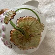 Pichet en barbotine raisin