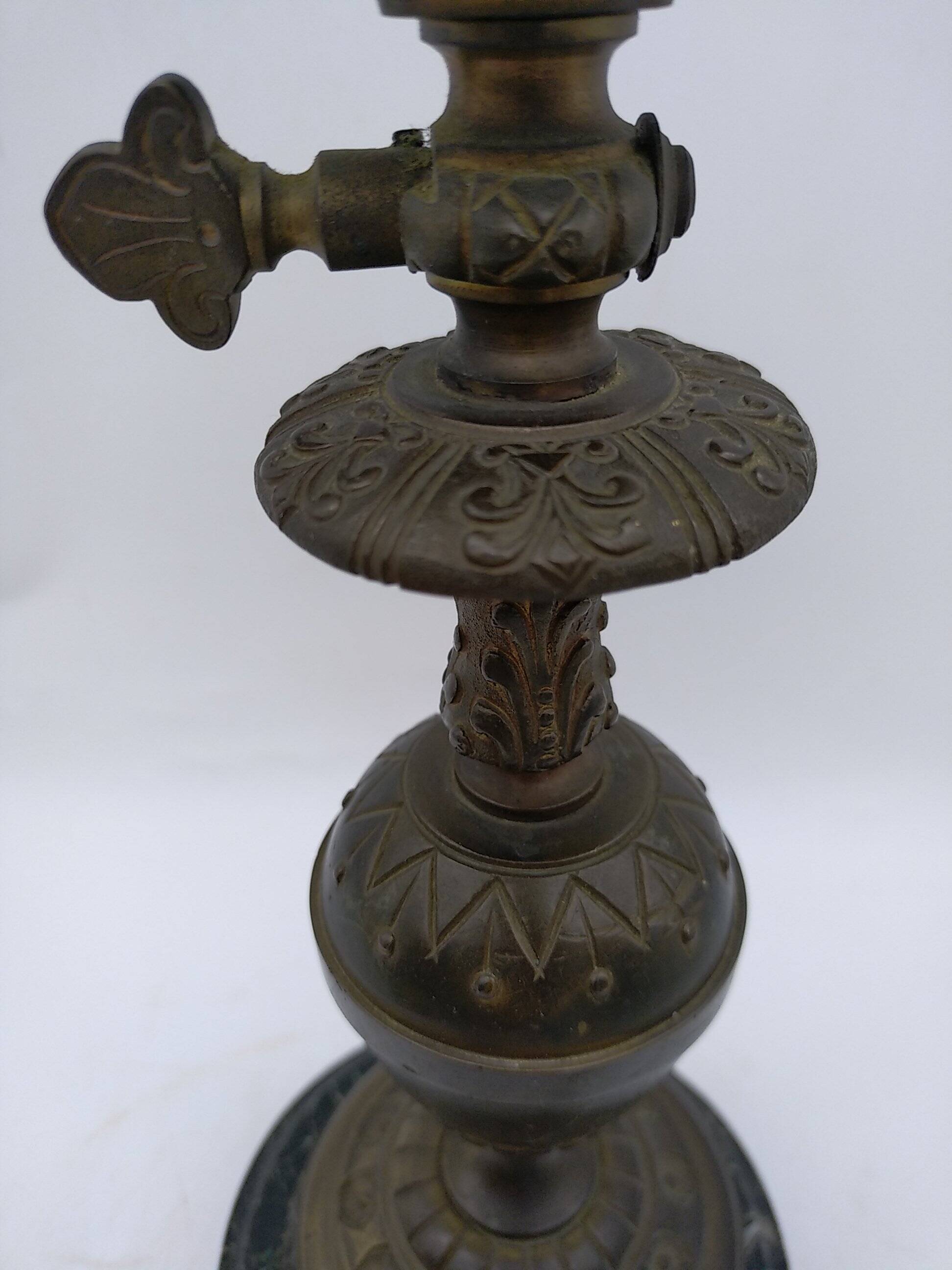 Bronze / brass lamp base, late 19th century.