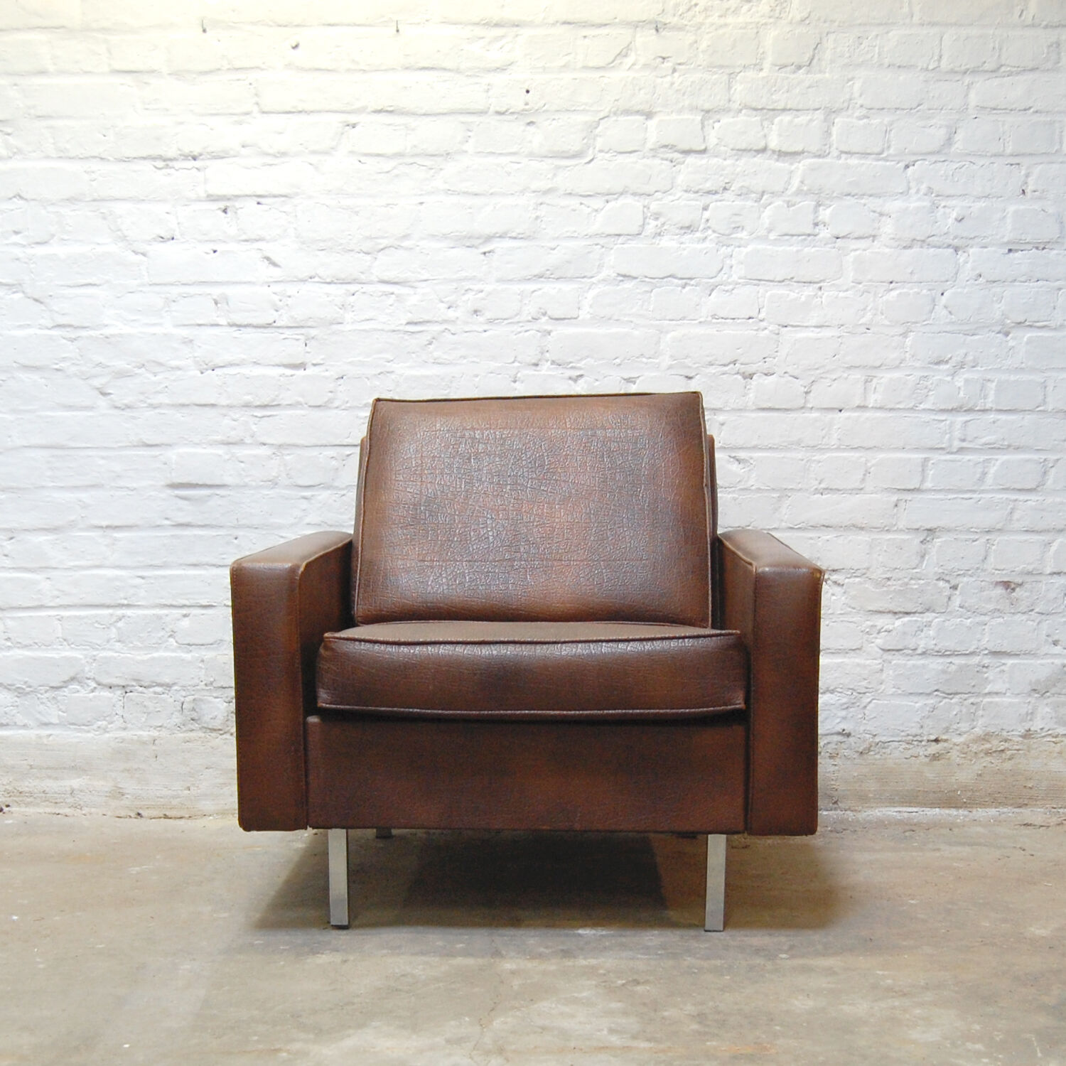 Vintage armchair model "Cleveland" by Pierre Guariche for Meurop