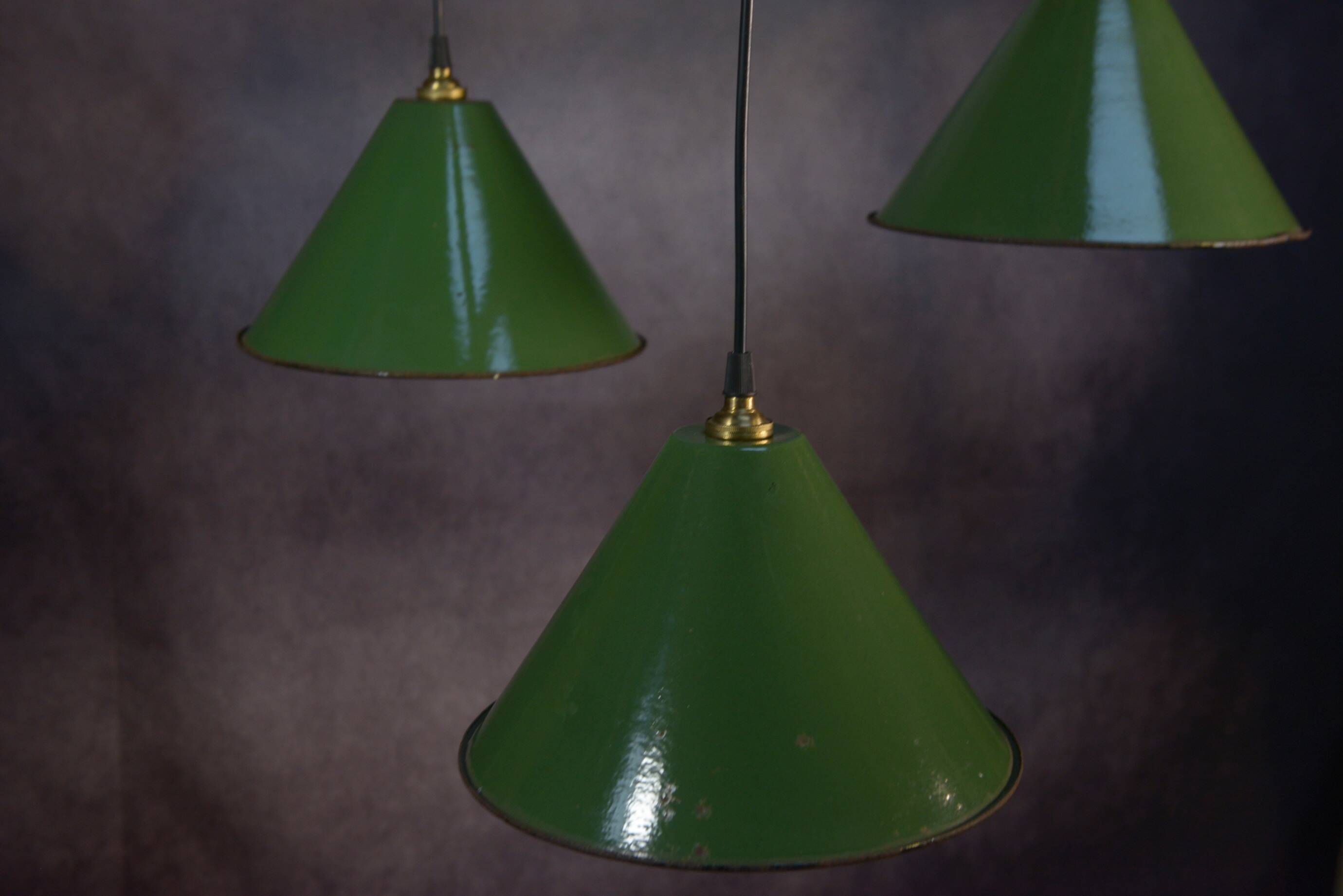 Suspension industrielle design support en chêne avec 3 cloches en métal
