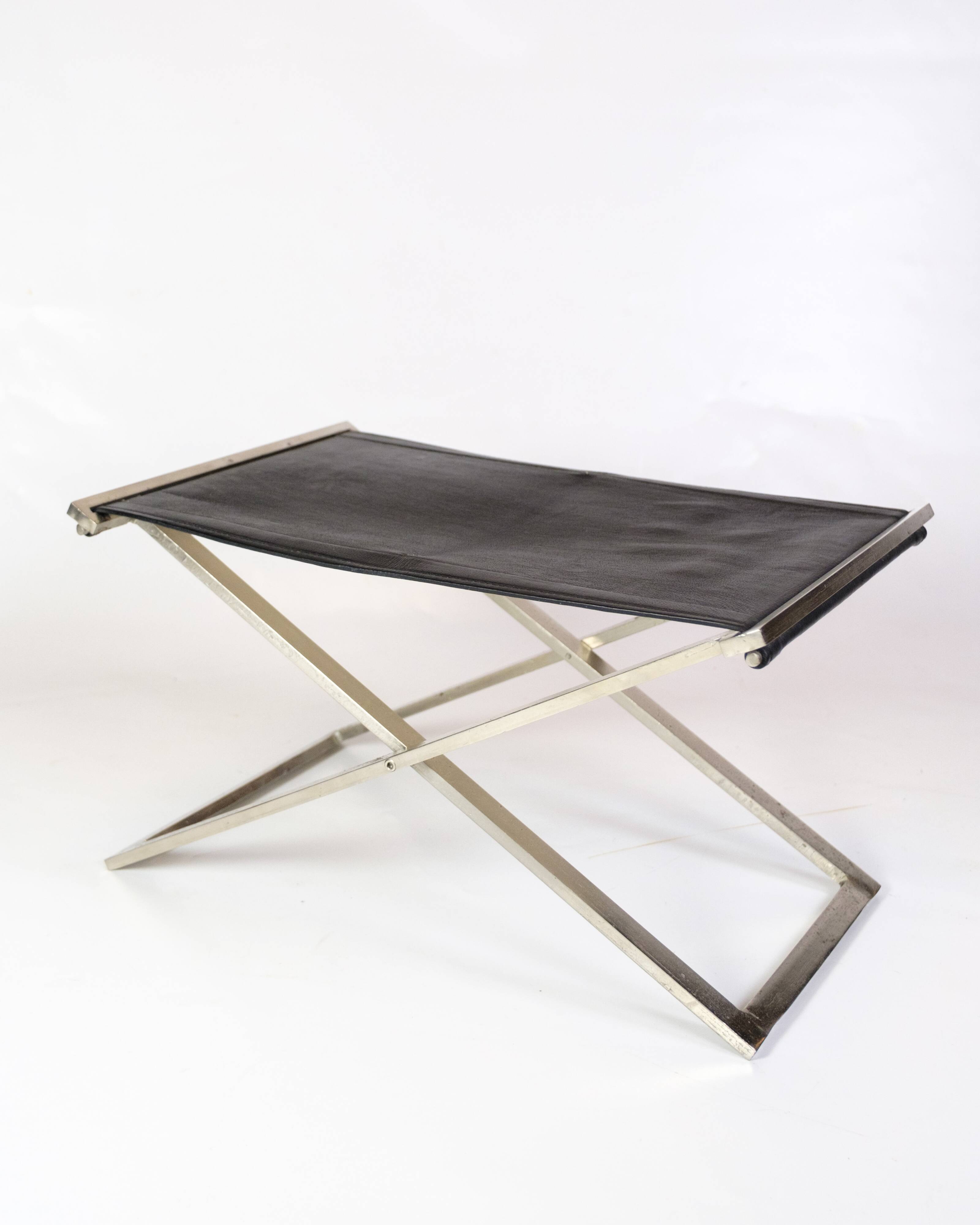 Tabouret en acier brossé et cuir noir par Michael Christensen