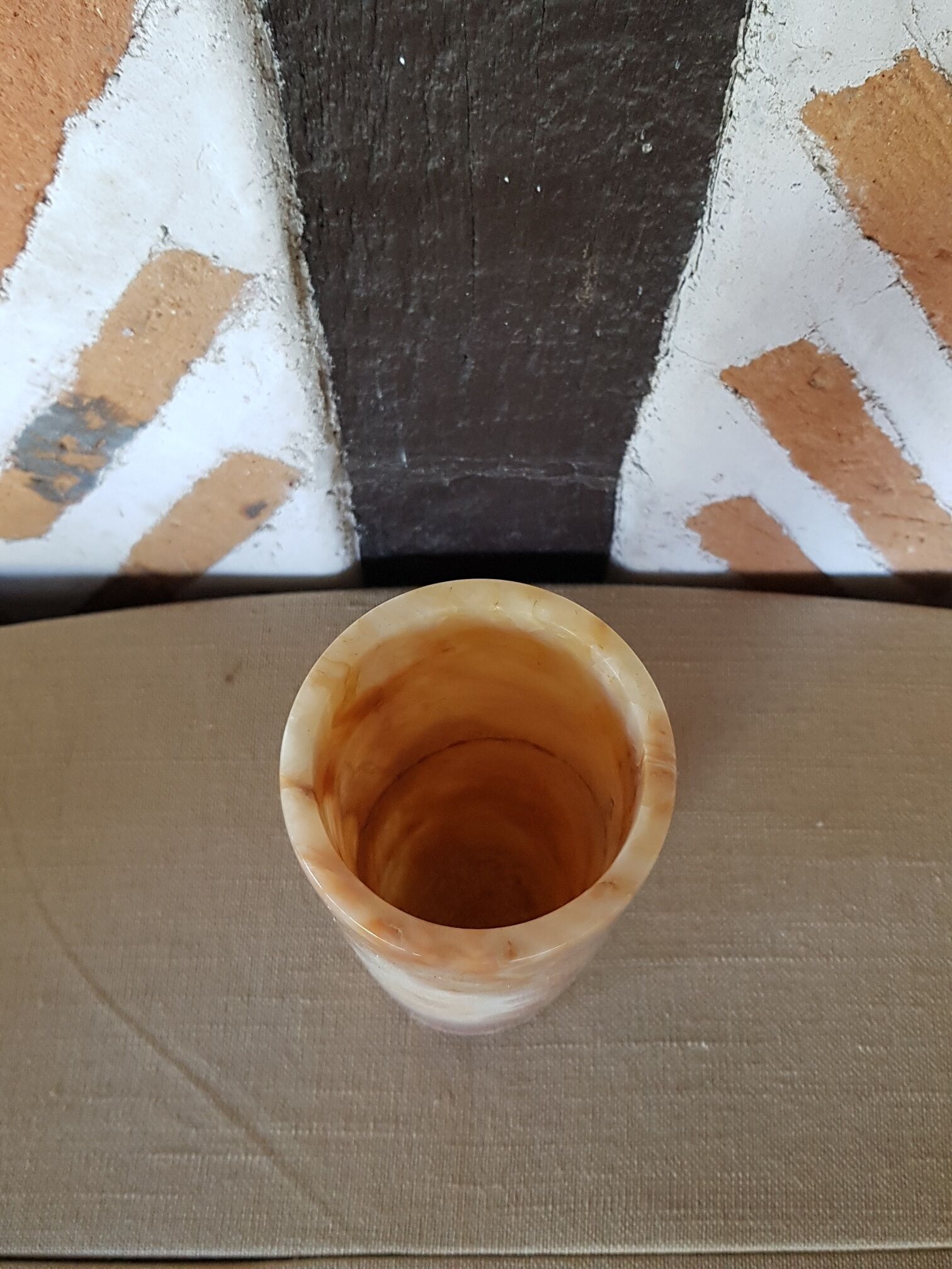 Vase roll cylinder tube marble