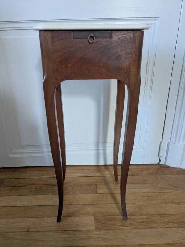 Petit meuble de fumeur