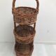 Panier à 3 étages sur pieds vintage