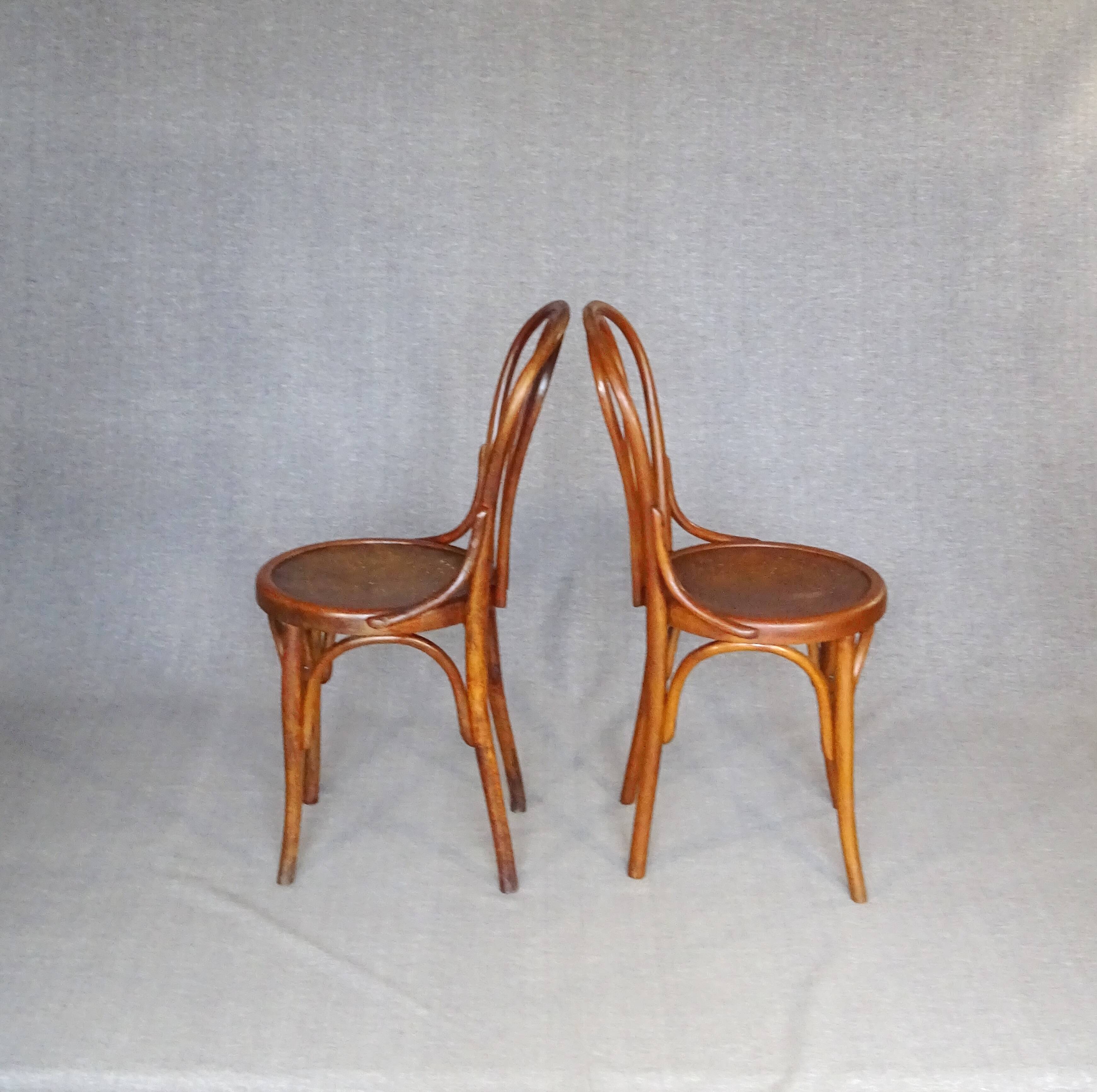 2 Fischel bistro chairs N°18 1/2, circa 1910, wooden seat.