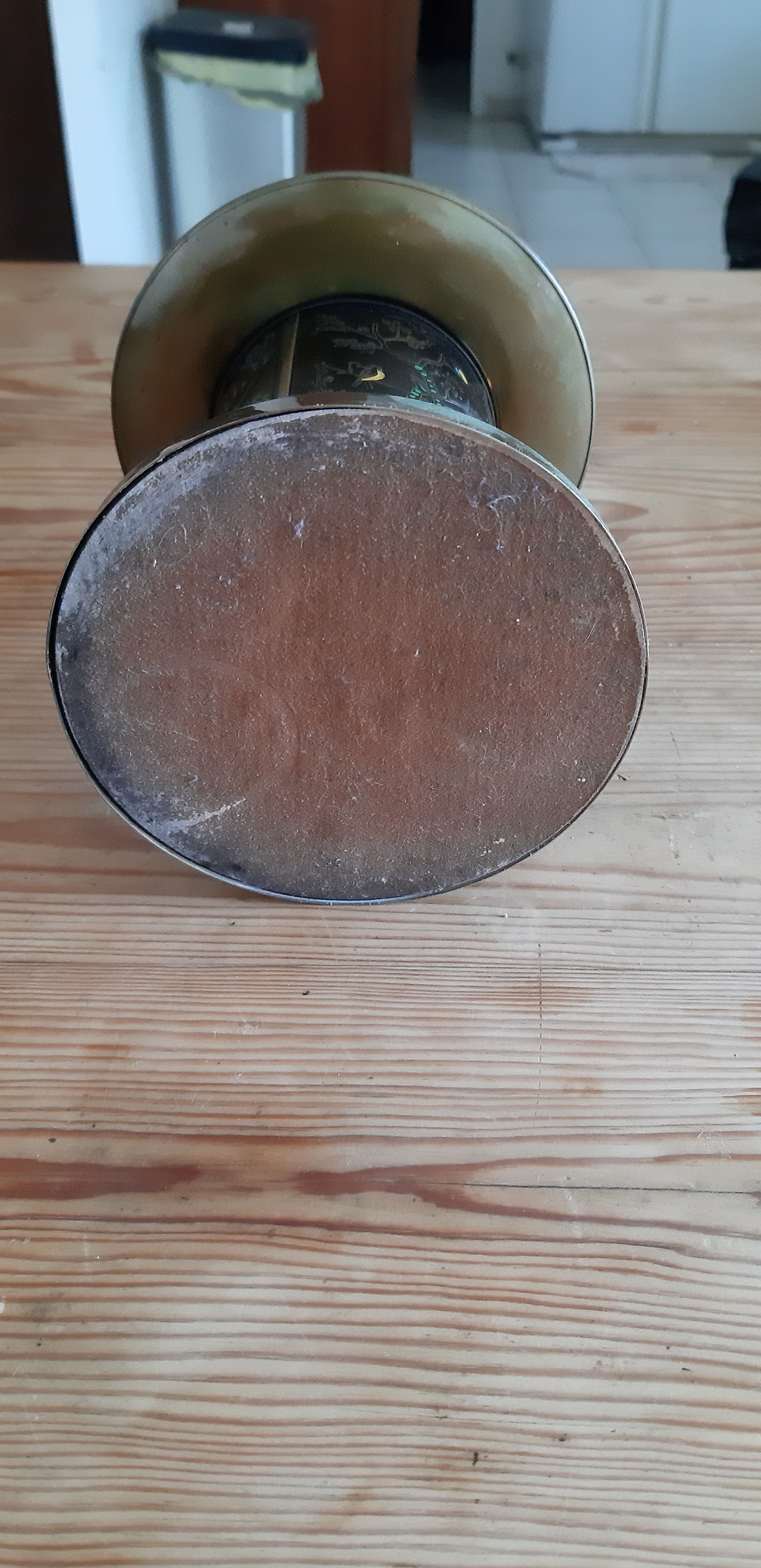 Cigarettes holder vintage metal enamelled