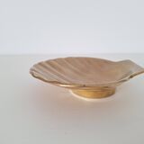 Shell-shaped brass catchall