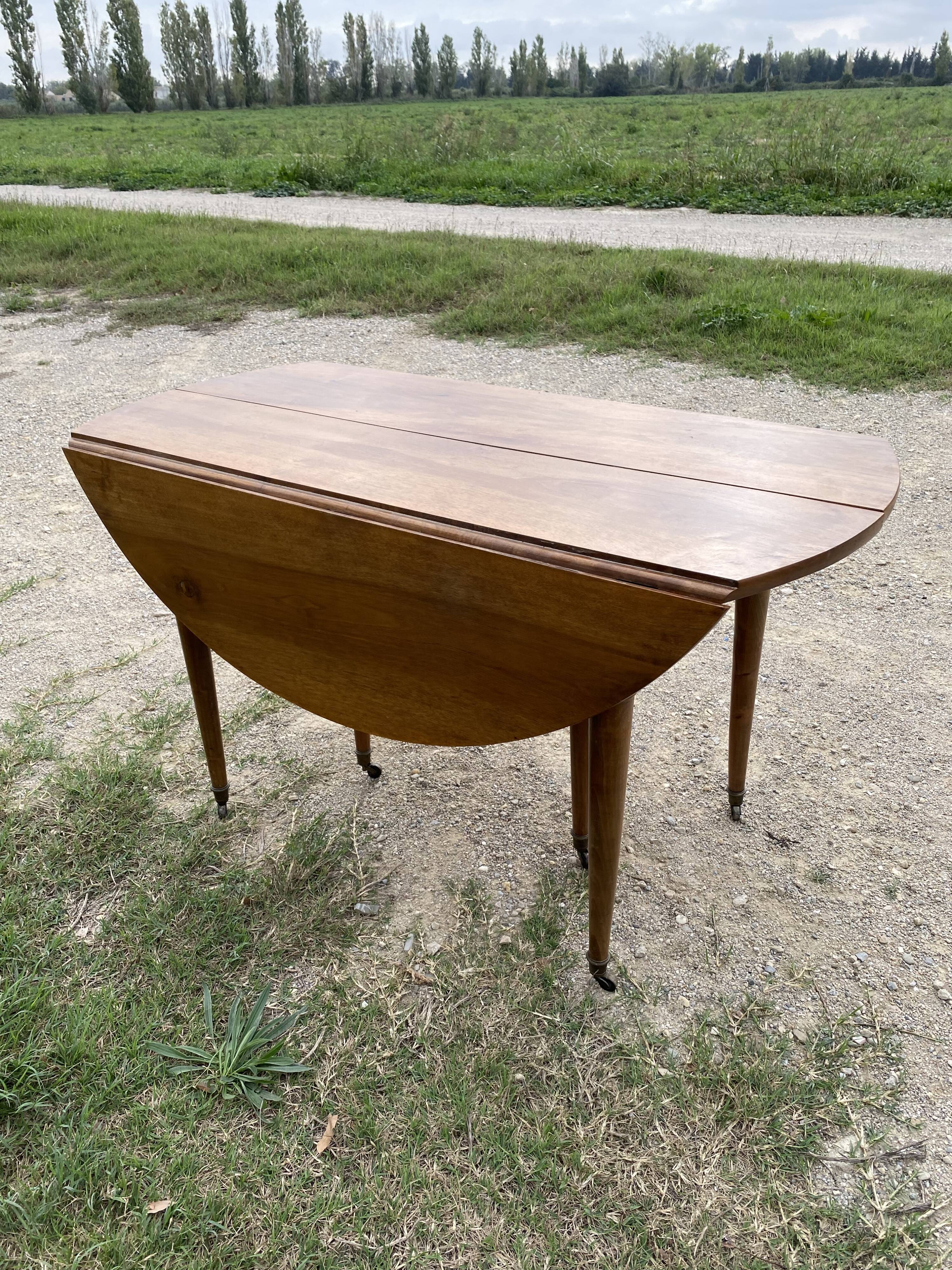 Table 6 legs Louis XVI