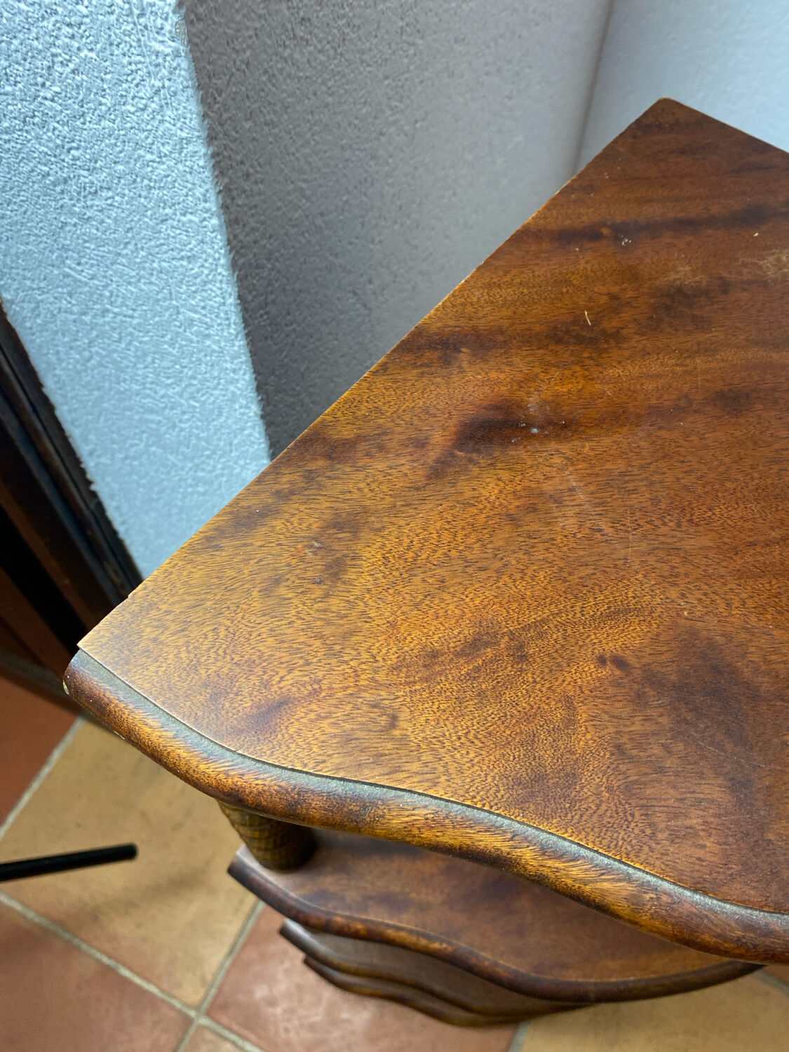 Corner shelf on a turned wooden stand