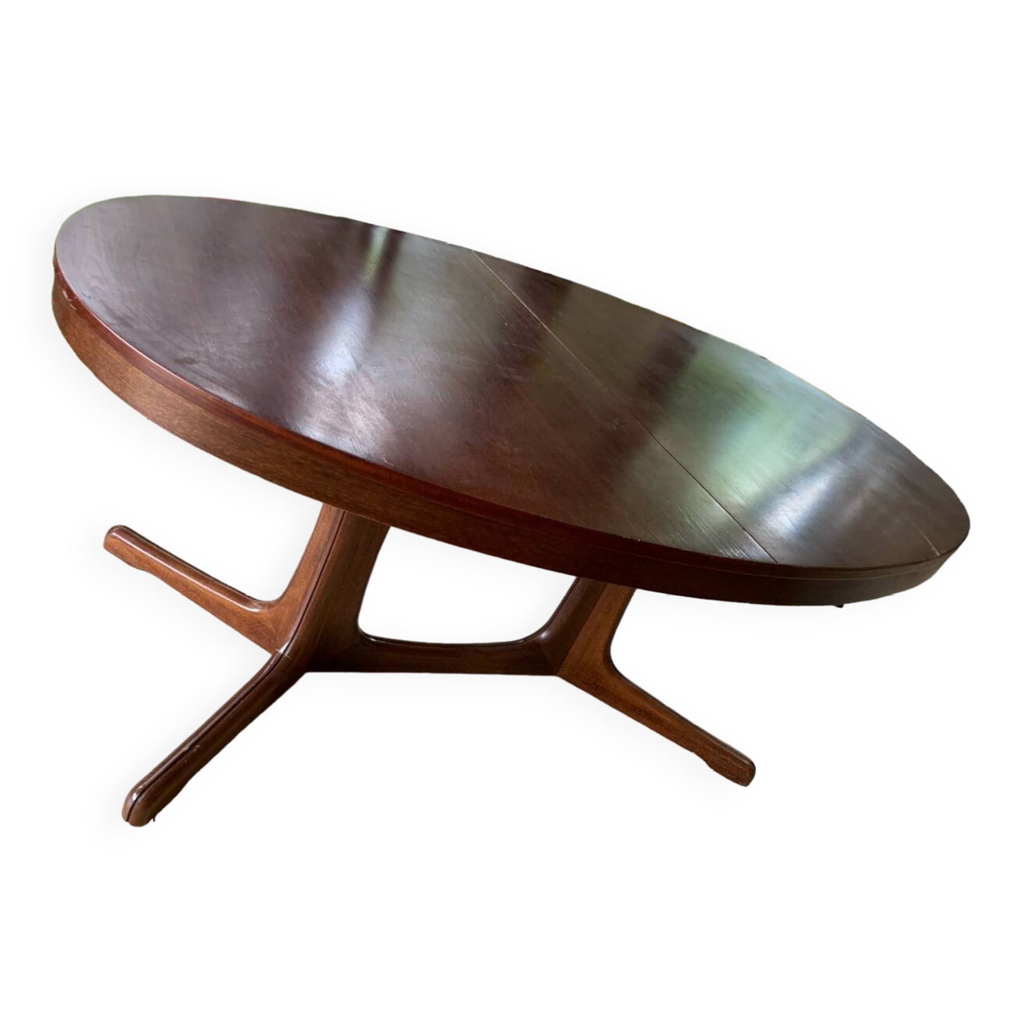 Baumann oval table with extensions