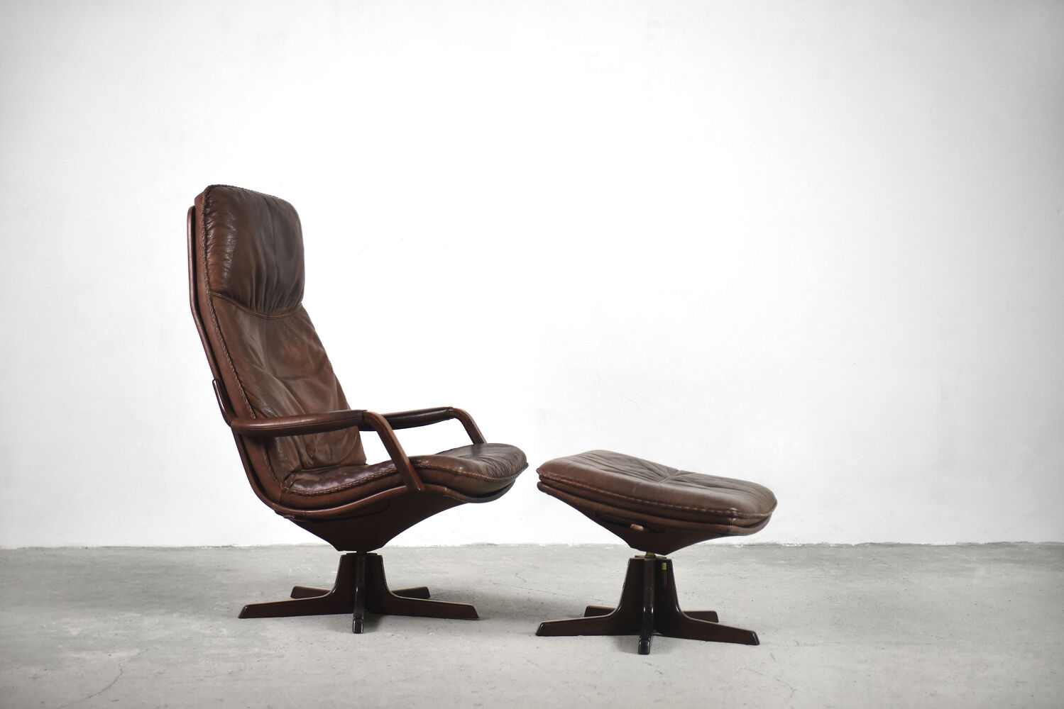 Fauteuil et pouf réglables en cuir patiné danois par Berg Furniture, années 1970