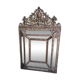 Miroir en laiton repousse a parcloses style louis xvi