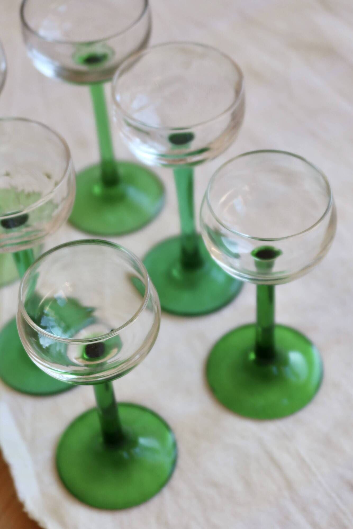 6 mismatched vintage Alsace wine glasses – Green stems