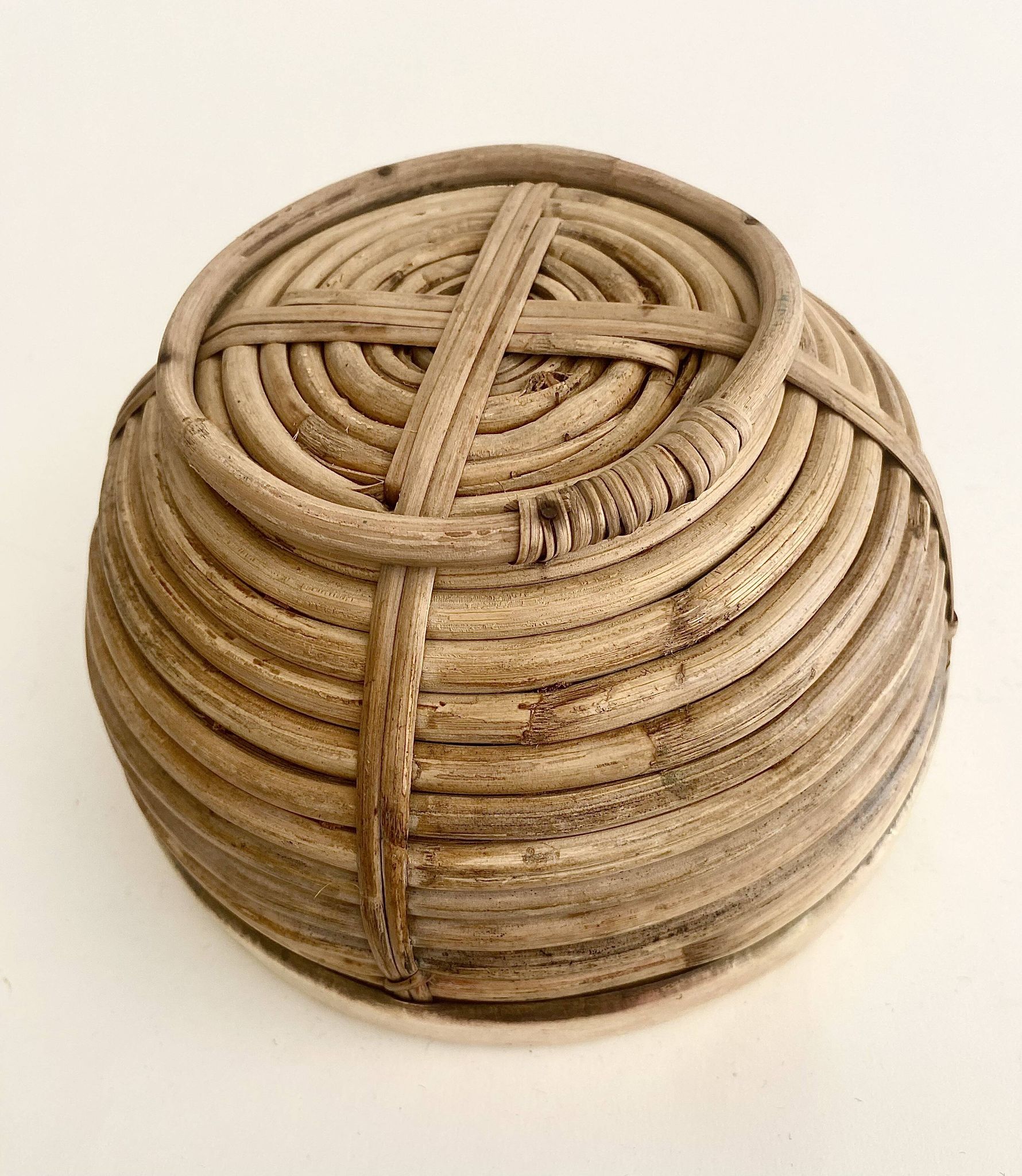 Rattan basket with brass rim 70-80