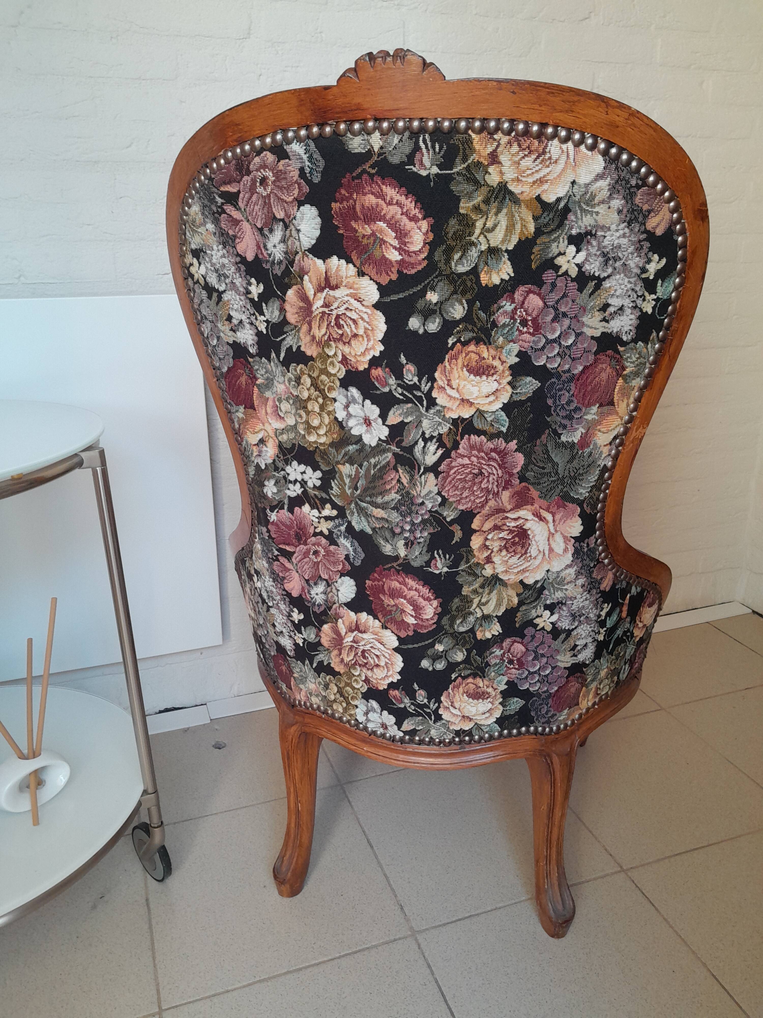 Fauteuil vintage brocante, fauteuil à tricot fleuri, classique des années 30-50