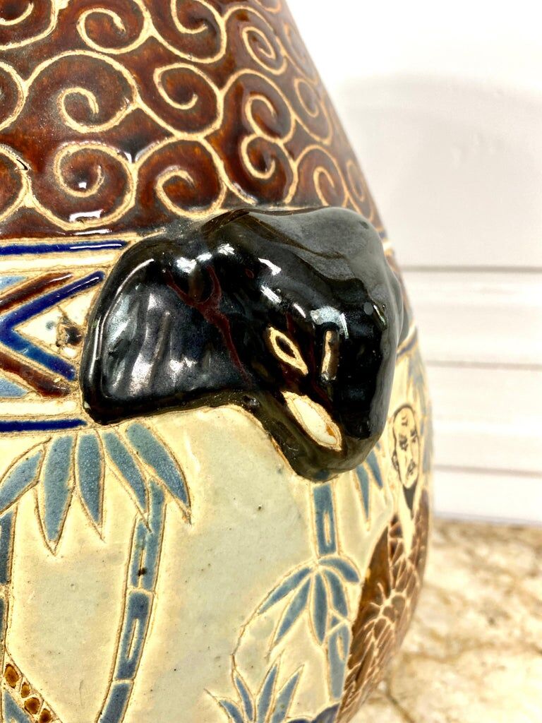 Glazed ceramic vase of the School of Bien-Hoa, Decorations of sages, circa 1930