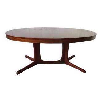 Oval extendable table designed 1960 Baumann style