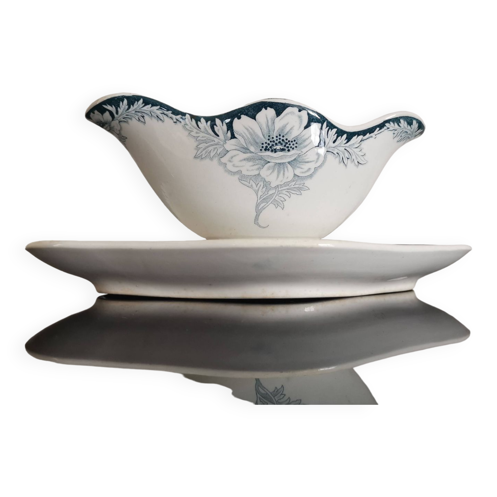 Gravy boat from St Amand and Hamage, iron earth model Suzanne green flowers