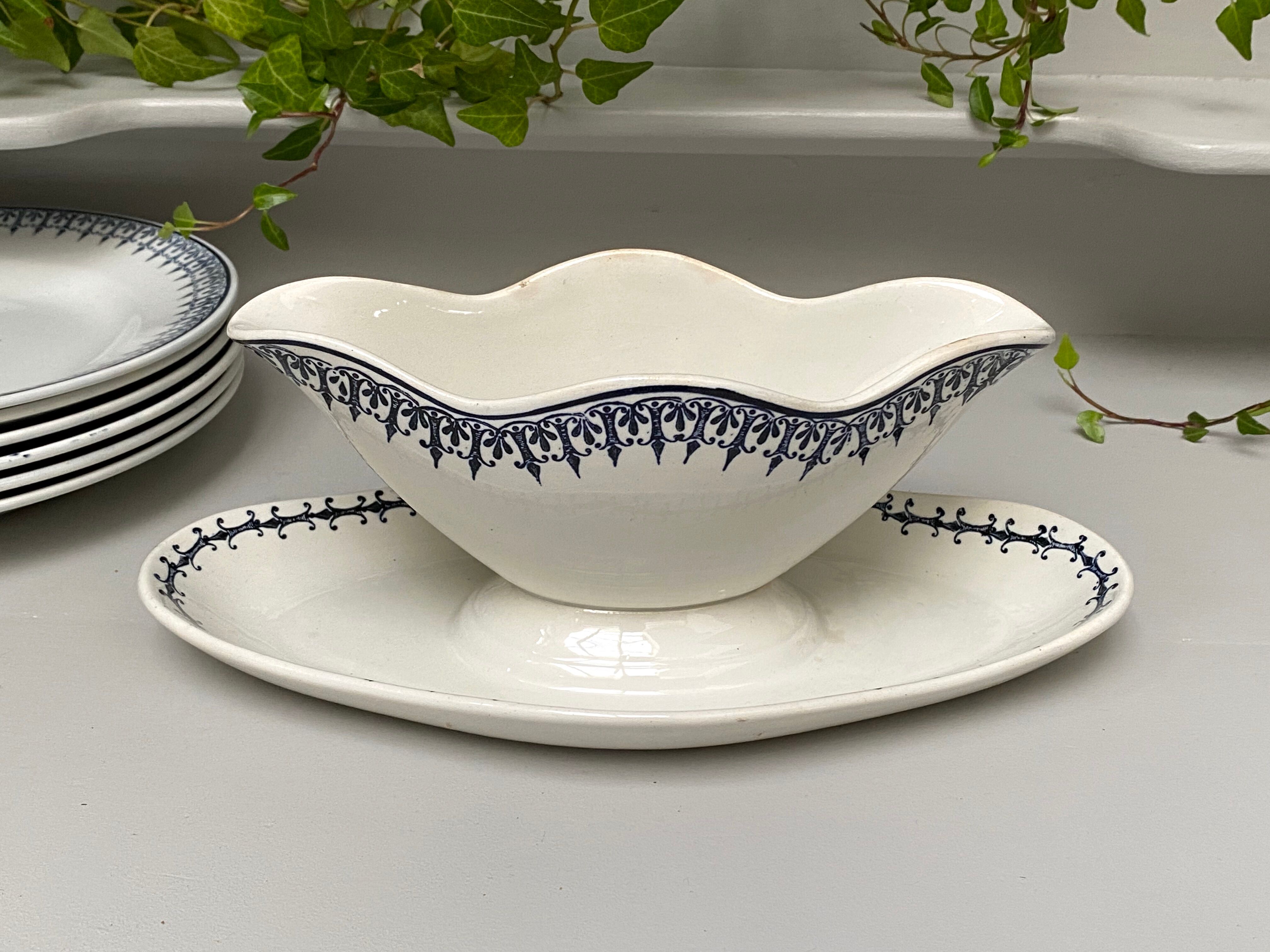 Saucière faience of St Amand