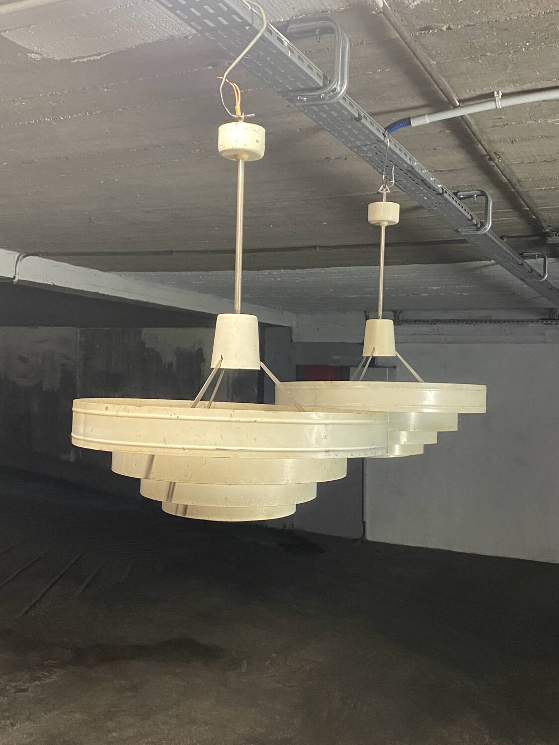 Vintage 1960s Metal Pendant Light – Design