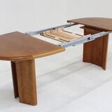 Vintage oval extendable dining table