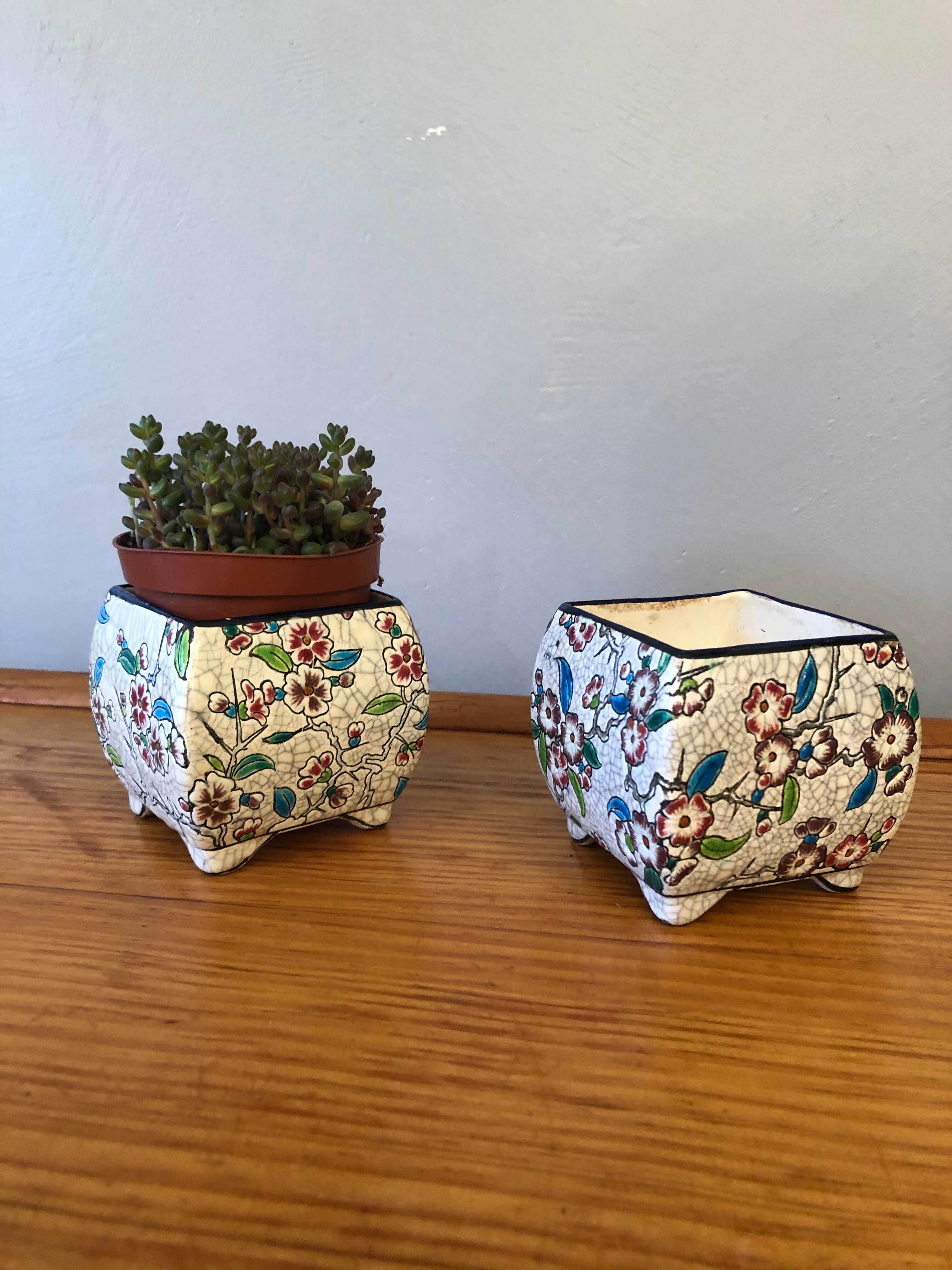 Longwy pot covers duo