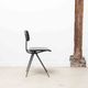 Chaise "Result" Friso Kramer simili cuir noir
