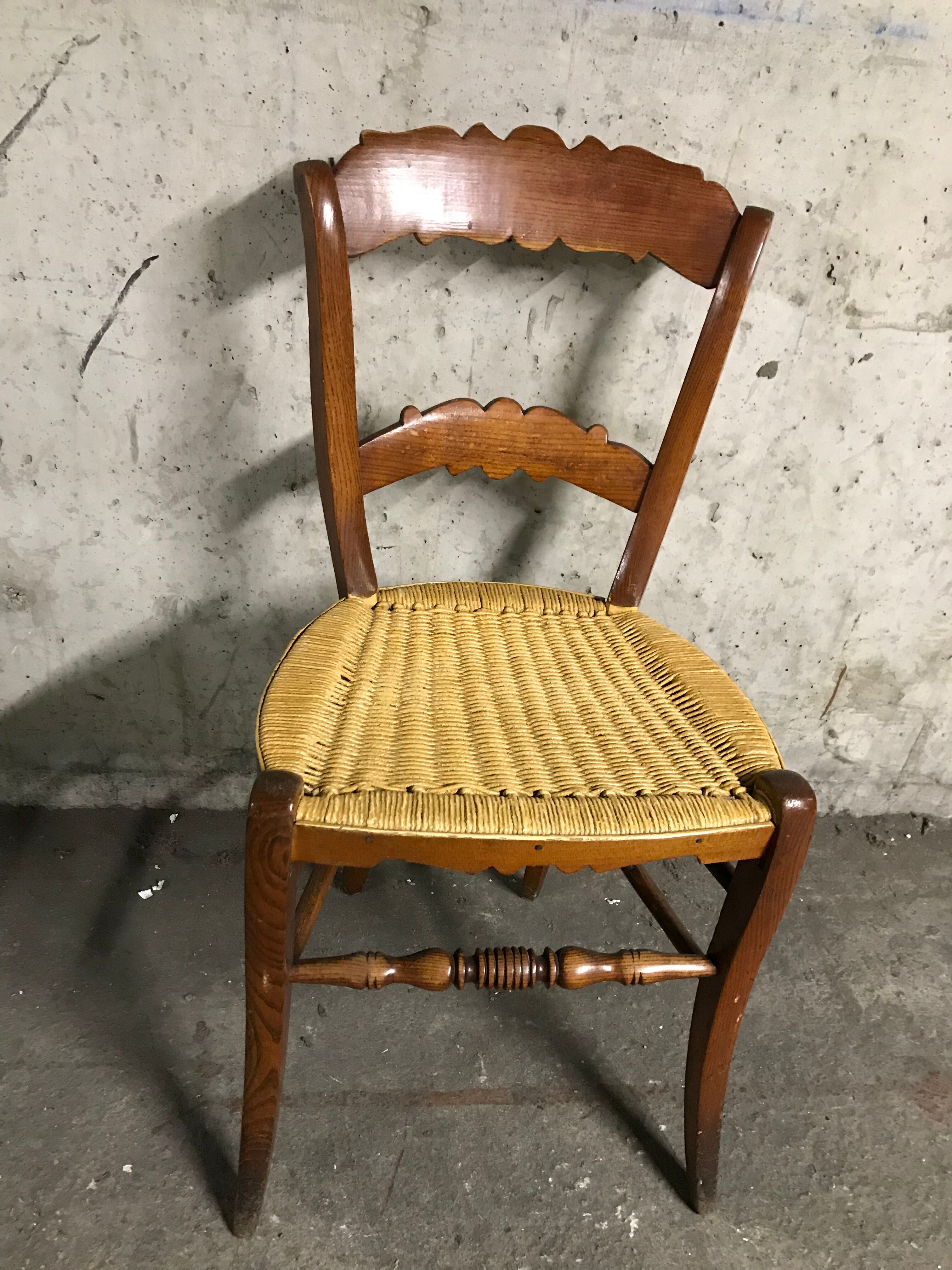 4 old straw chairs / rope