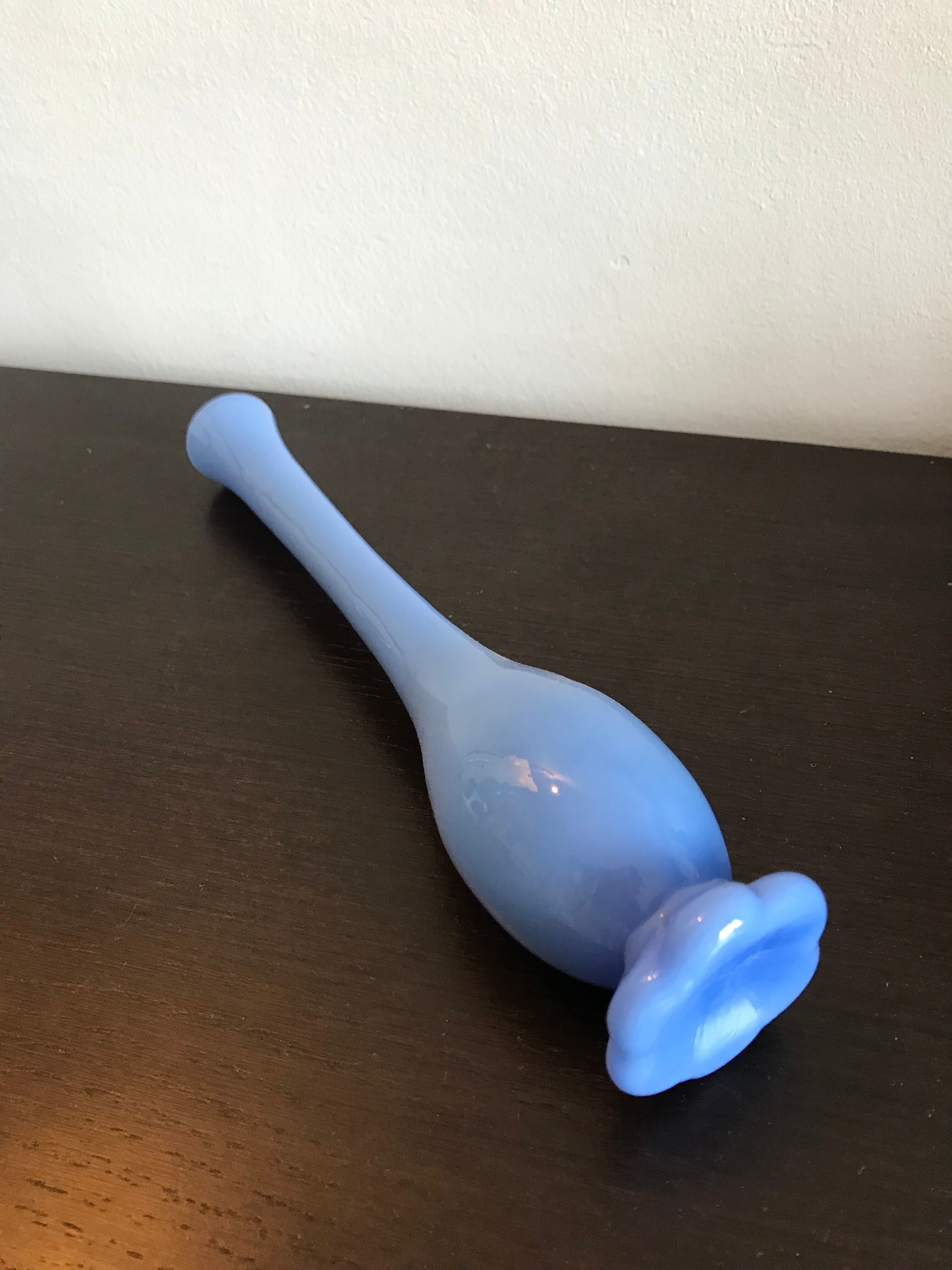 Blue soliflore in opaline