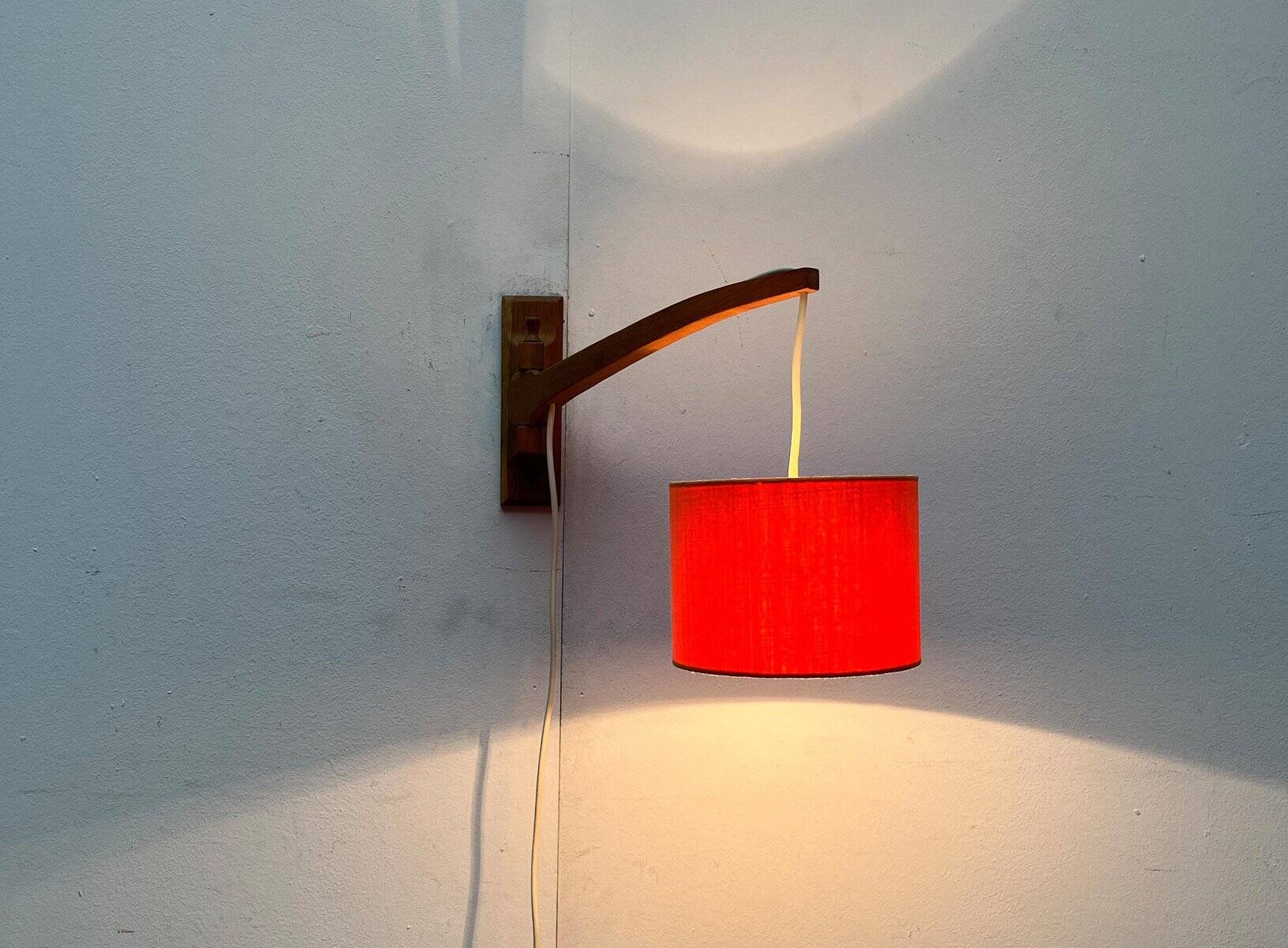 Mid-century cantilever wall lamp with a pivoting arm, 1960s.