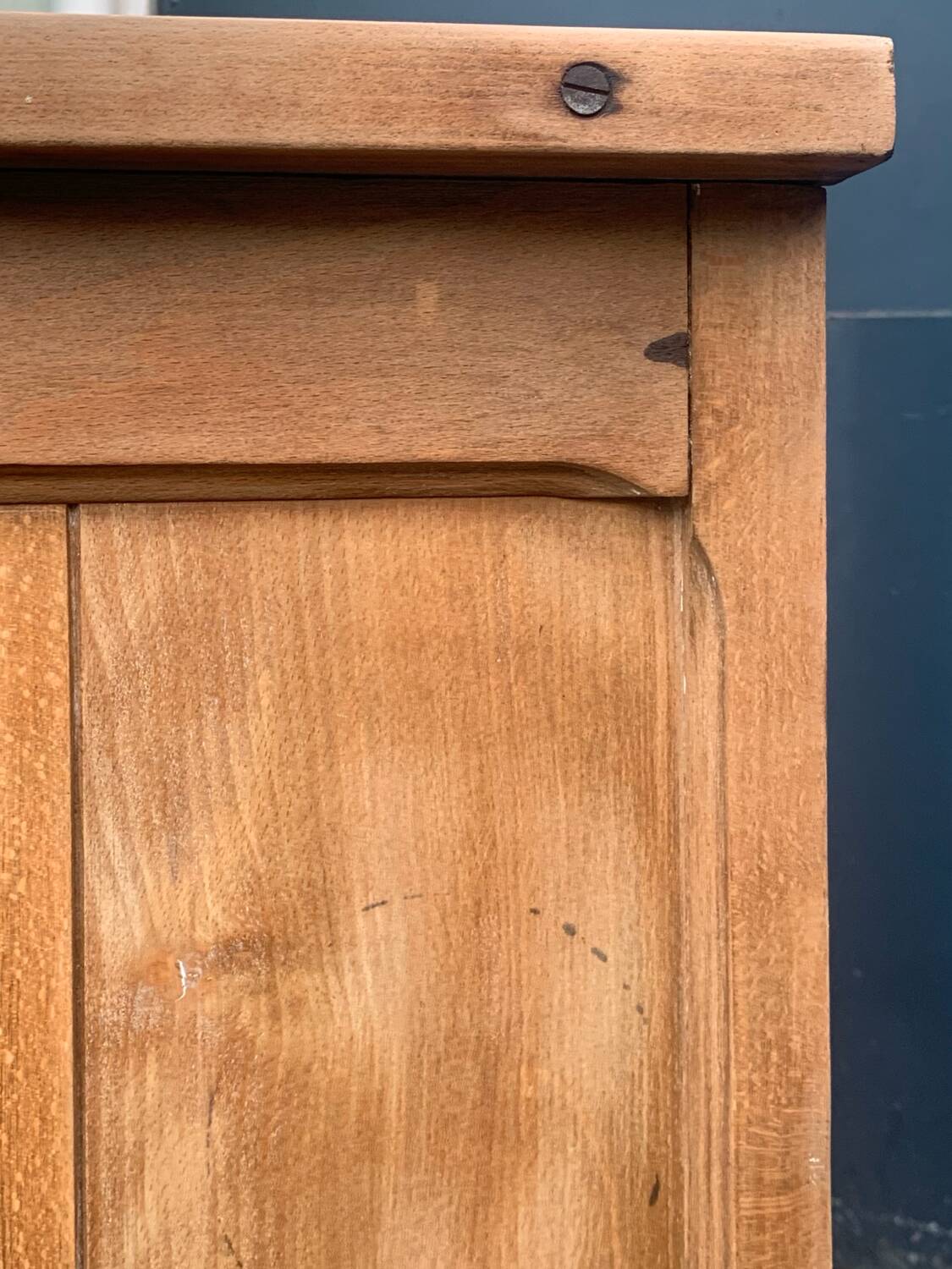 Grand Parisian buffet with billot and butterfly hinges, raw wood, 1930.