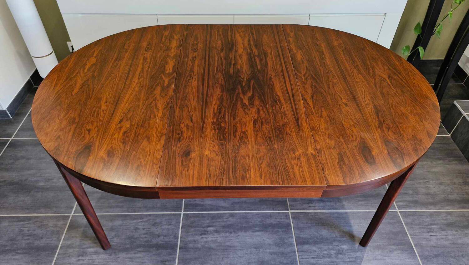 Scandinavian extendable round table in rosewood, 1970s